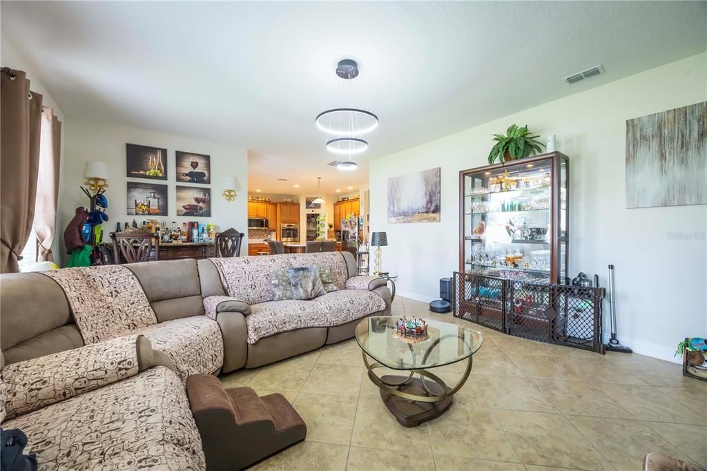 На продажу: $1,012,000 (5 спален, 4 ванн, 3505 Квадратных фут)