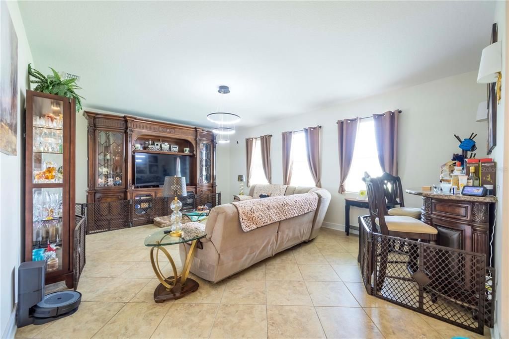 На продажу: $1,012,000 (5 спален, 4 ванн, 3505 Квадратных фут)