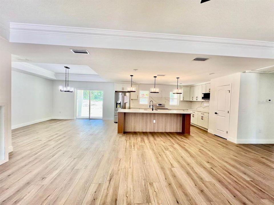 На продажу: $559,500 (4 спален, 3 ванн, 2200 Квадратных фут)