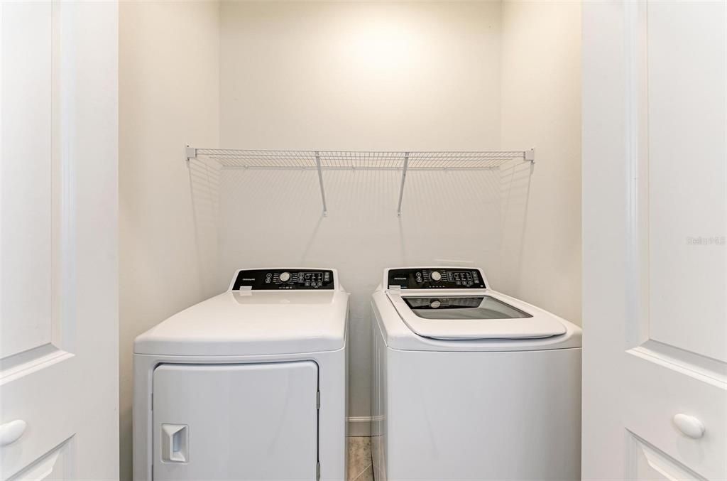 Activo con contrato: $329,000 (3 camas, 2 baños, 1925 Pies cuadrados)