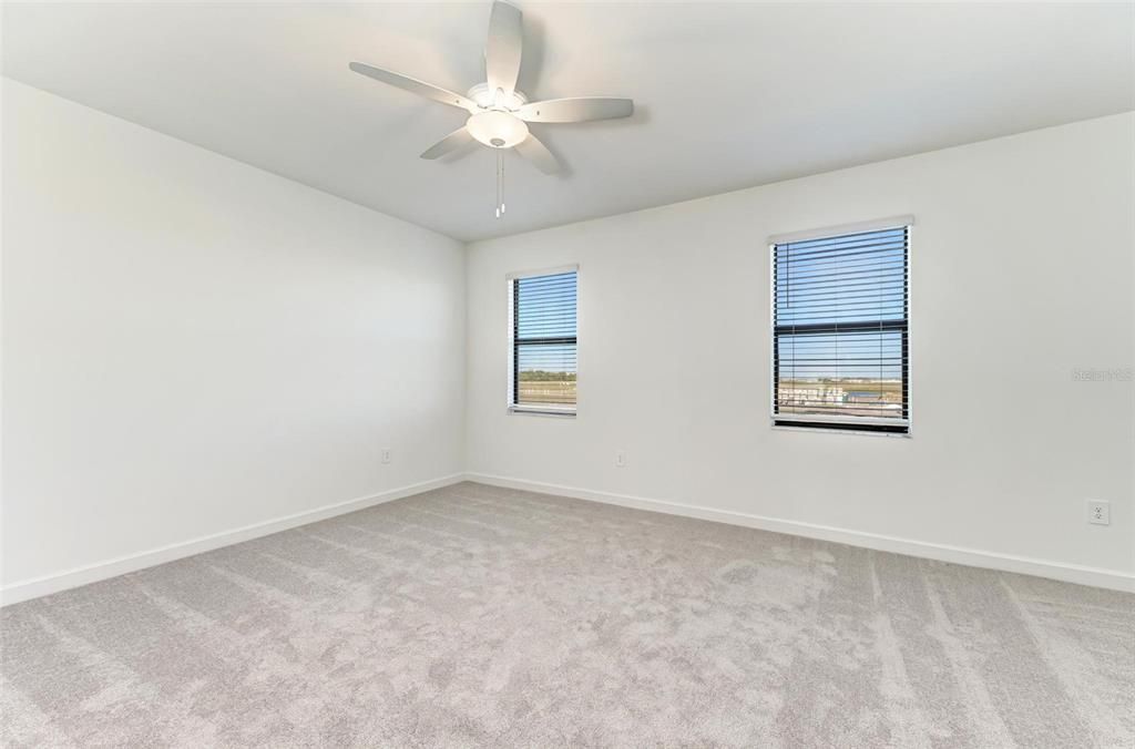 Activo con contrato: $329,000 (3 camas, 2 baños, 1925 Pies cuadrados)