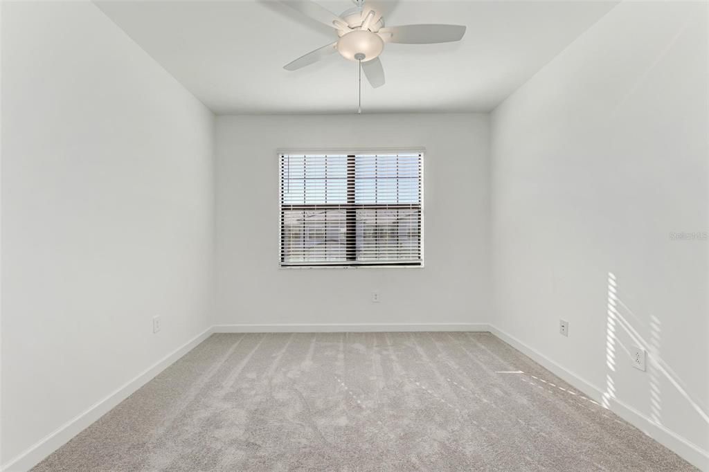 Activo con contrato: $329,000 (3 camas, 2 baños, 1925 Pies cuadrados)