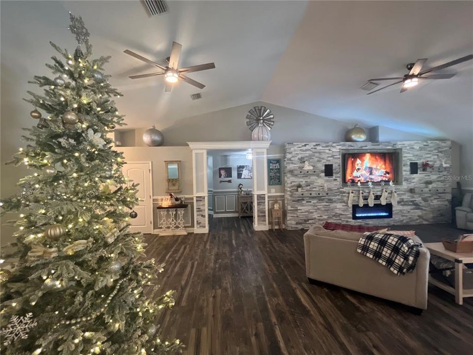 На продажу: $699,999 (5 спален, 3 ванн, 3000 Квадратных фут)