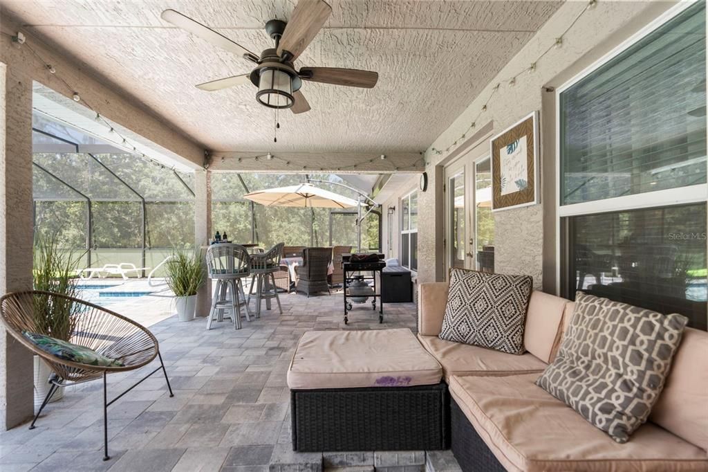 На продажу: $699,999 (5 спален, 3 ванн, 3000 Квадратных фут)