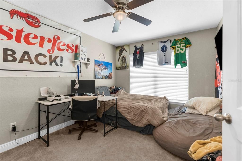 На продажу: $699,999 (5 спален, 3 ванн, 3000 Квадратных фут)