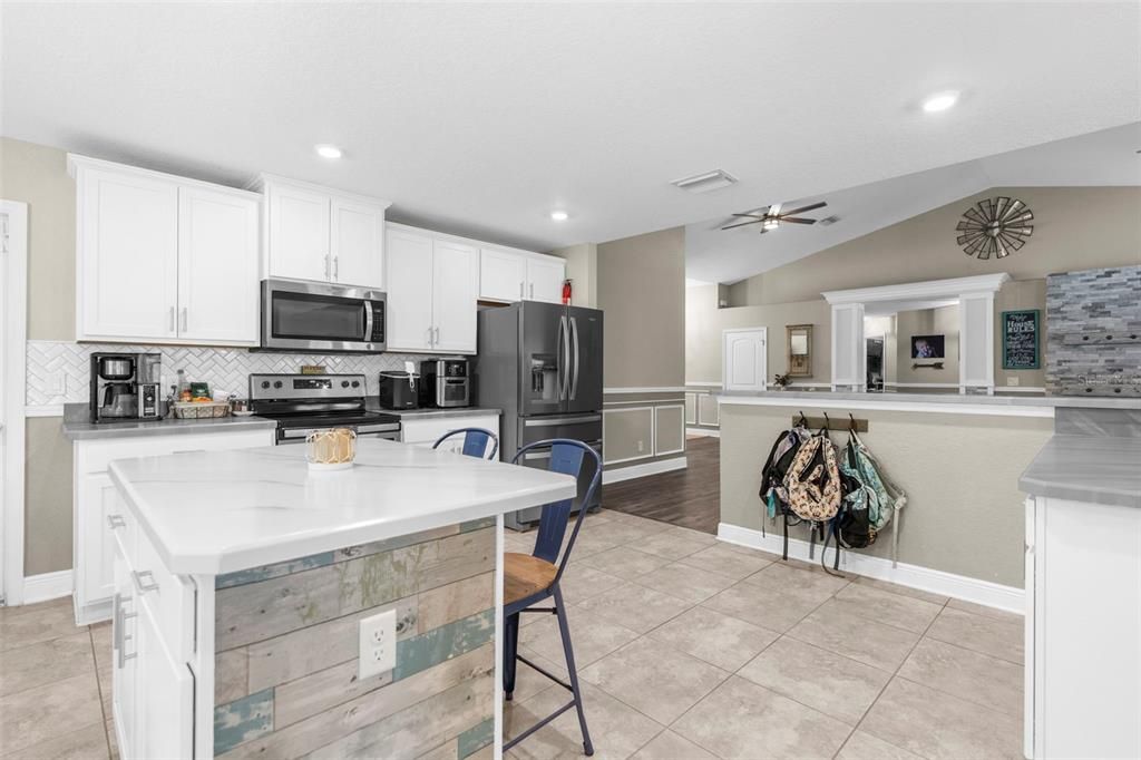 На продажу: $699,999 (5 спален, 3 ванн, 3000 Квадратных фут)