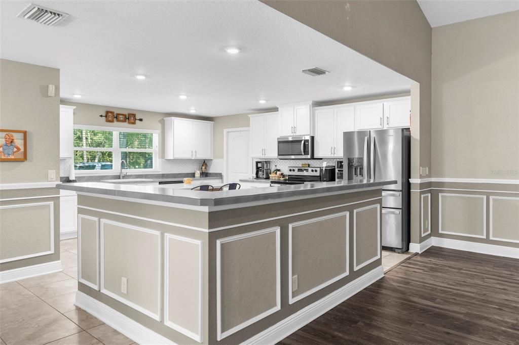 На продажу: $699,999 (5 спален, 3 ванн, 3000 Квадратных фут)