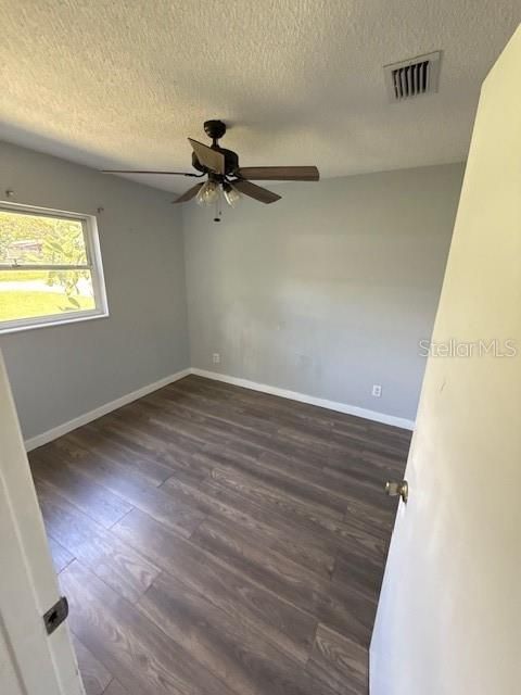 待售: $267,500 (3 贝兹, 2 浴室, 1408 平方英尺)