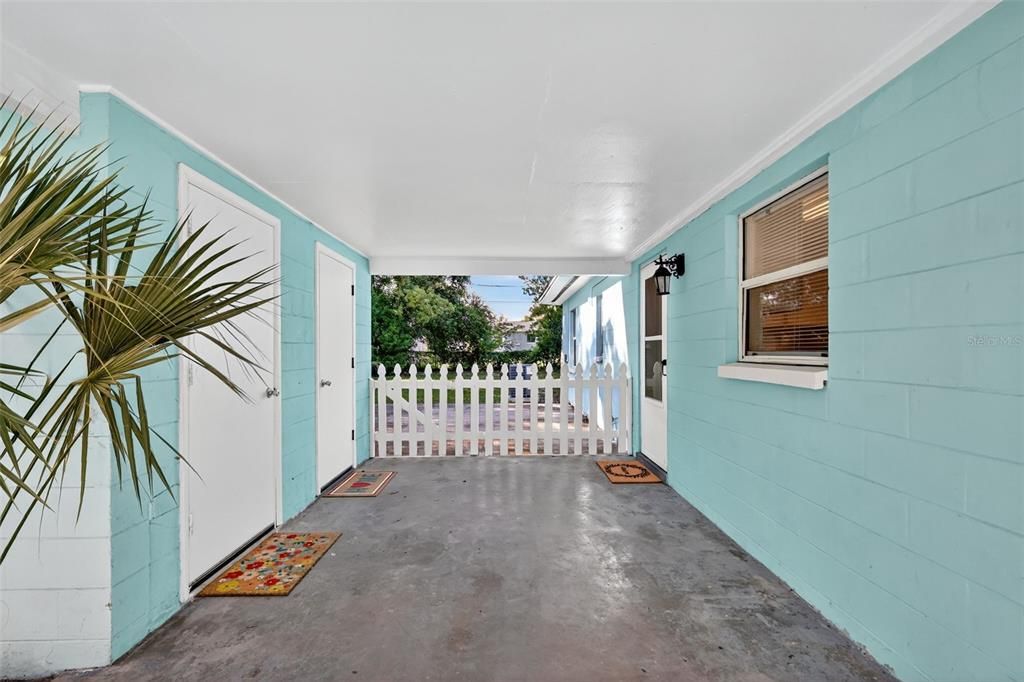 Active With Contract: $225,000 (3 beds, 1 baths, 920 Square Feet)