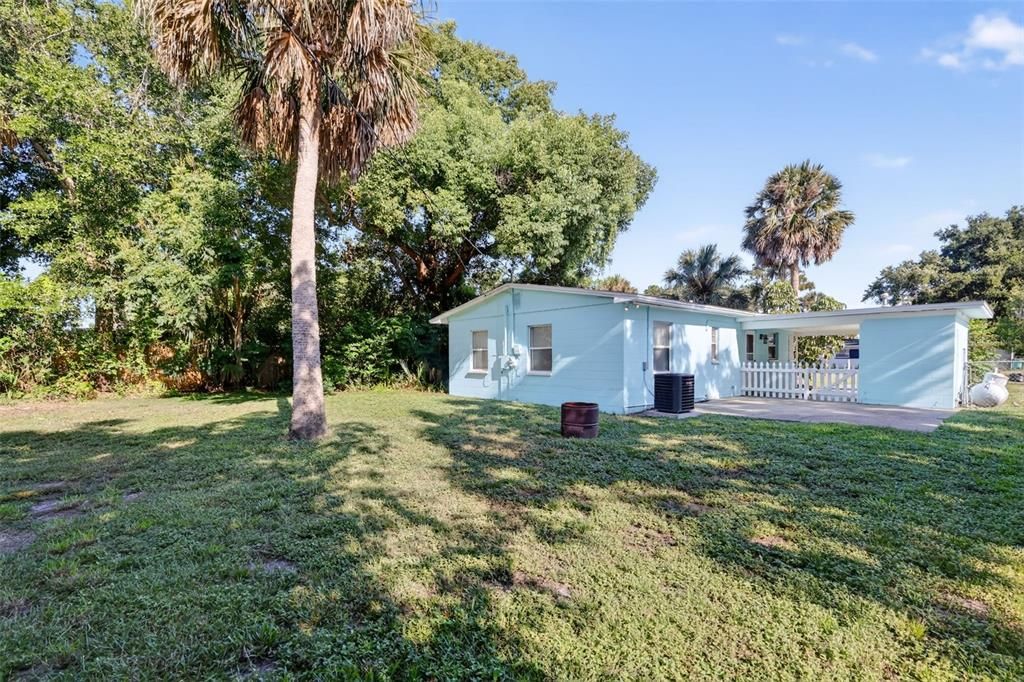 Active With Contract: $225,000 (3 beds, 1 baths, 920 Square Feet)