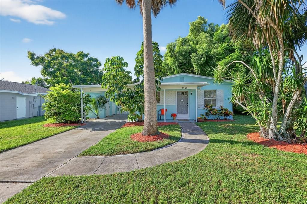 Active With Contract: $225,000 (3 beds, 1 baths, 920 Square Feet)