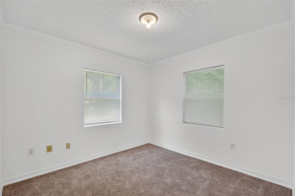 Active With Contract: $225,000 (3 beds, 1 baths, 920 Square Feet)