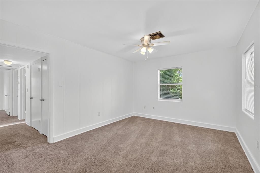 Active With Contract: $225,000 (3 beds, 1 baths, 920 Square Feet)