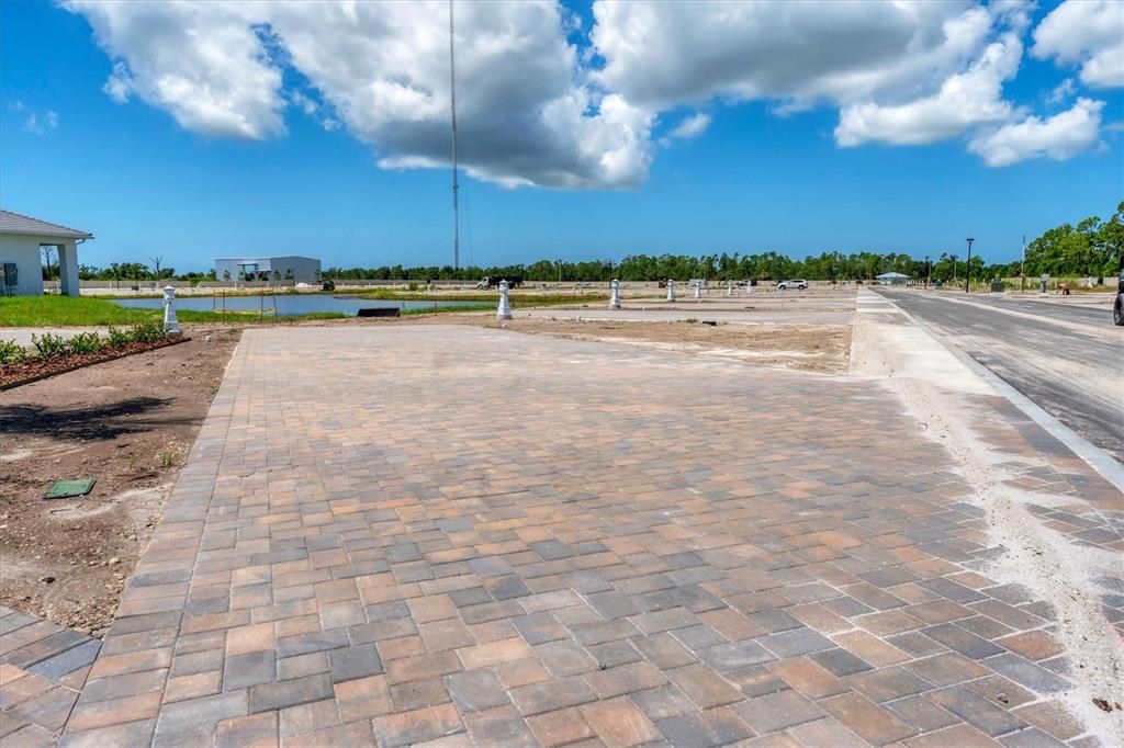 Под контрактом: $195,000 (0.06 acres)