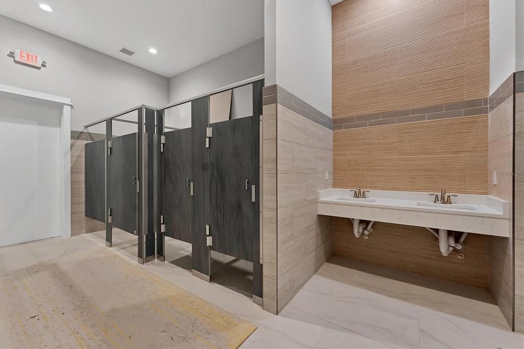 Под контрактом: $195,000 (0.06 acres)