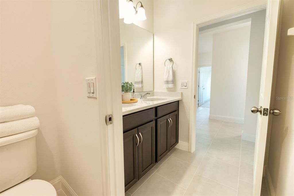 В аренду: $2,700 (4 спален, 2 ванн, 2603 Квадратных фут)