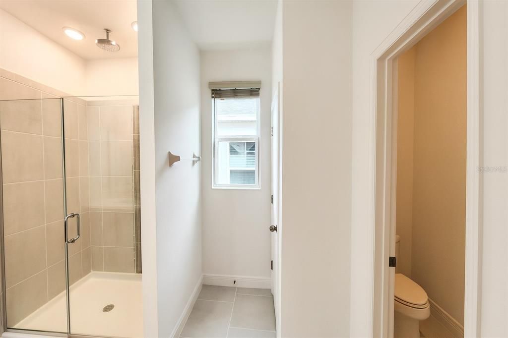 В аренду: $2,700 (4 спален, 2 ванн, 2603 Квадратных фут)