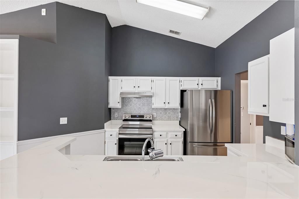 For Sale: $369,900 (3 beds, 2 baths, 1570 Square Feet)