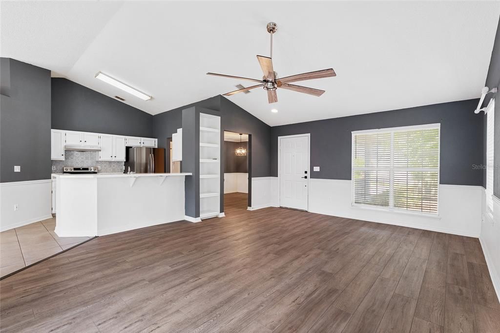 For Sale: $369,900 (3 beds, 2 baths, 1570 Square Feet)