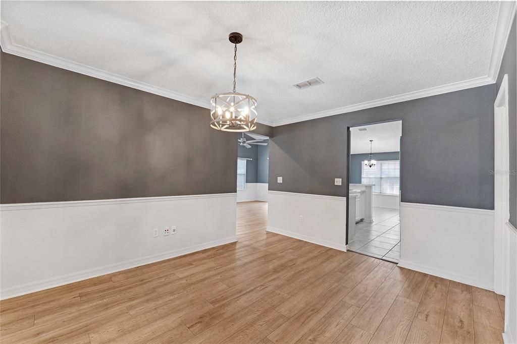 For Sale: $369,900 (3 beds, 2 baths, 1570 Square Feet)