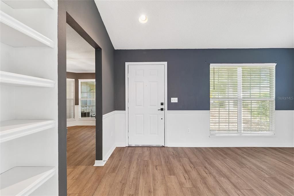 For Sale: $369,900 (3 beds, 2 baths, 1570 Square Feet)