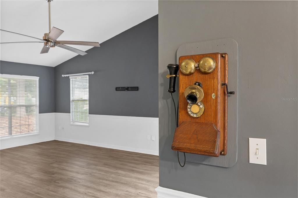 For Sale: $369,900 (3 beds, 2 baths, 1570 Square Feet)