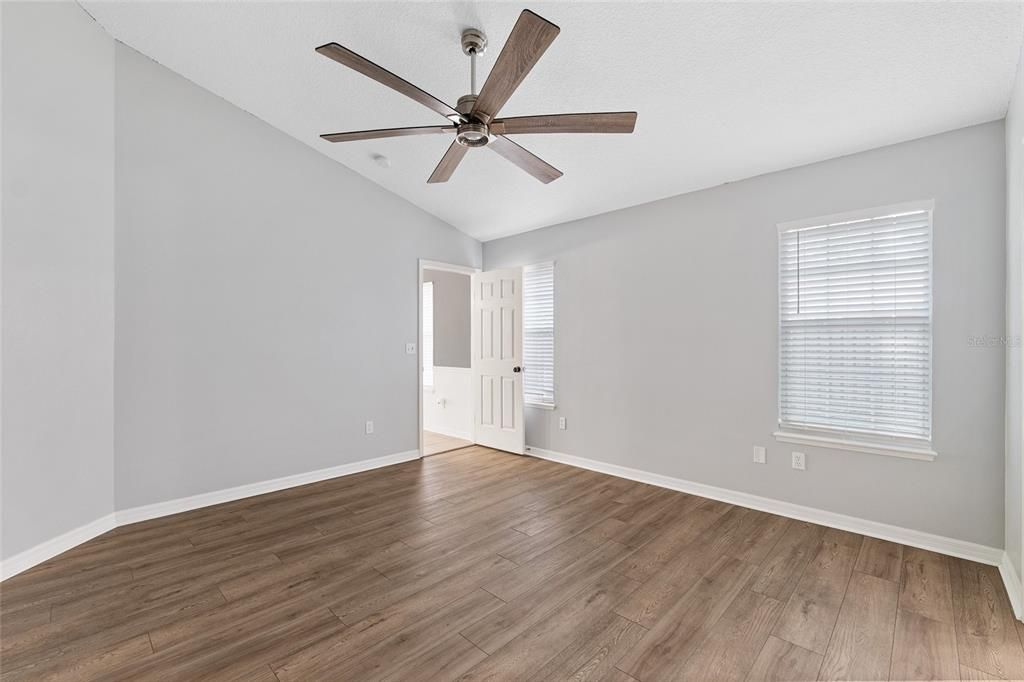 For Sale: $369,900 (3 beds, 2 baths, 1570 Square Feet)