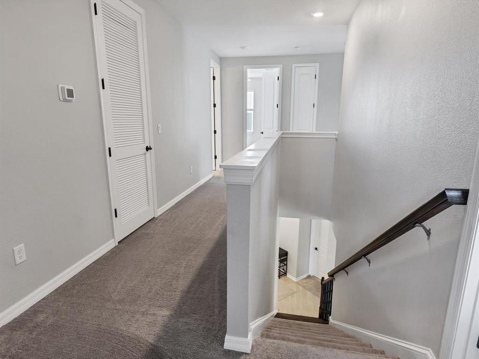 合同活跃: $569,000 (5 贝兹, 3 浴室, 2437 平方英尺)