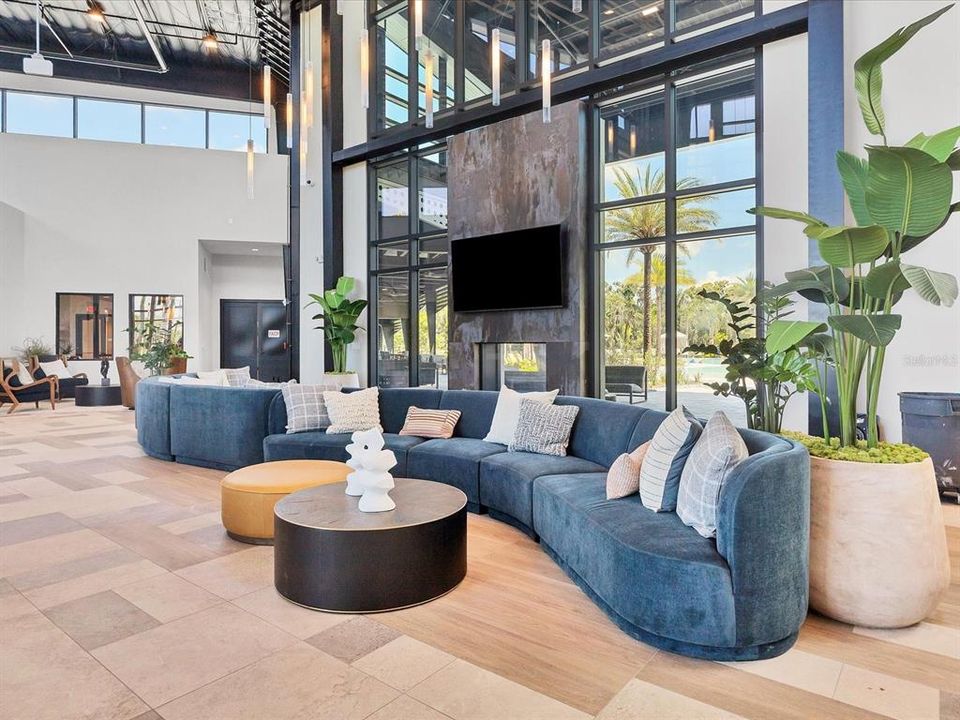 合同活跃: $569,000 (5 贝兹, 3 浴室, 2437 平方英尺)