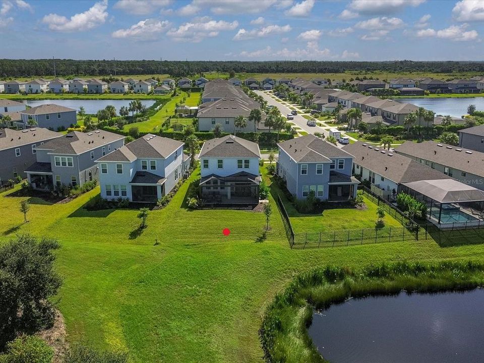 合同活跃: $569,000 (5 贝兹, 3 浴室, 2437 平方英尺)