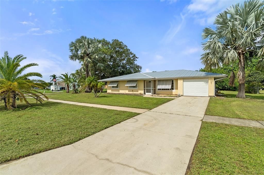 For Sale: $319,500 (3 beds, 2 baths, 1677 Square Feet)