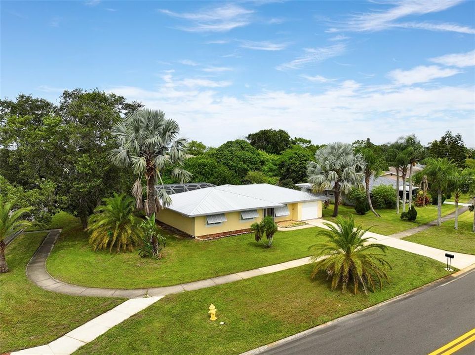 For Sale: $319,500 (3 beds, 2 baths, 1677 Square Feet)