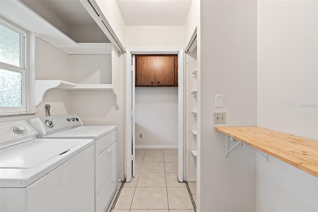 For Sale: $319,500 (3 beds, 2 baths, 1677 Square Feet)