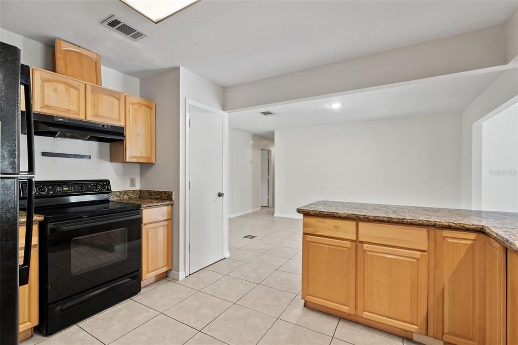For Sale: $319,500 (3 beds, 2 baths, 1677 Square Feet)