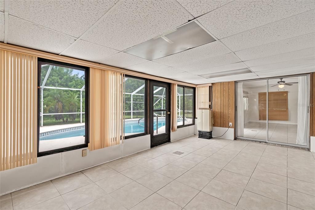 For Sale: $319,500 (3 beds, 2 baths, 1677 Square Feet)