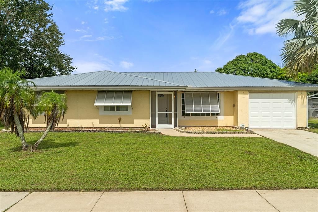 For Sale: $319,500 (3 beds, 2 baths, 1677 Square Feet)