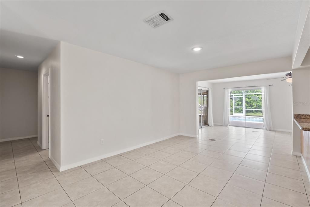 For Sale: $319,500 (3 beds, 2 baths, 1677 Square Feet)