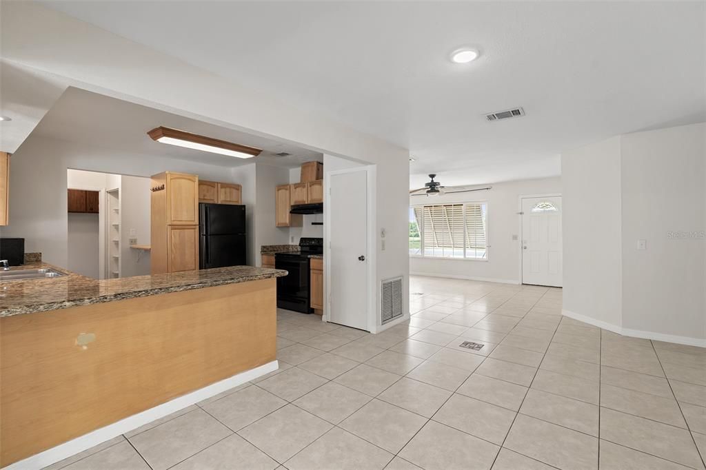 For Sale: $319,500 (3 beds, 2 baths, 1677 Square Feet)