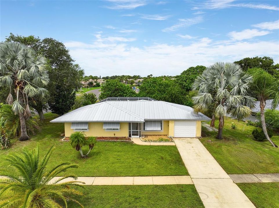 For Sale: $319,500 (3 beds, 2 baths, 1677 Square Feet)