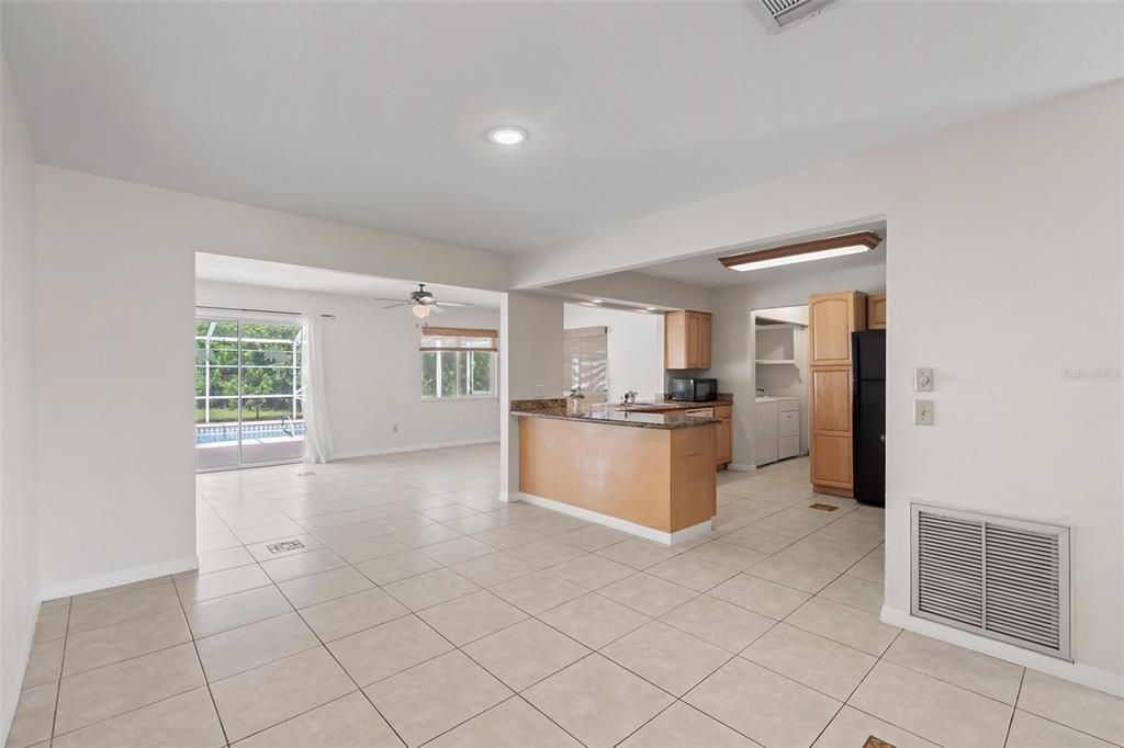 For Sale: $319,500 (3 beds, 2 baths, 1677 Square Feet)