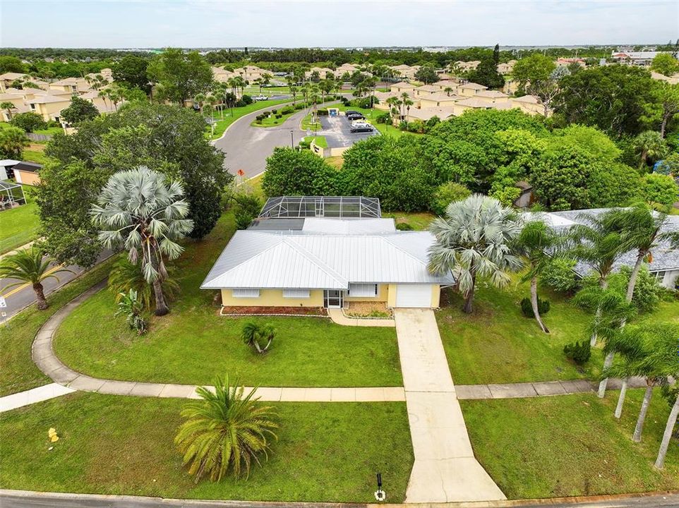 For Sale: $319,500 (3 beds, 2 baths, 1677 Square Feet)