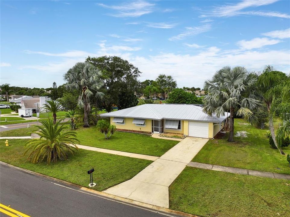 For Sale: $319,500 (3 beds, 2 baths, 1677 Square Feet)