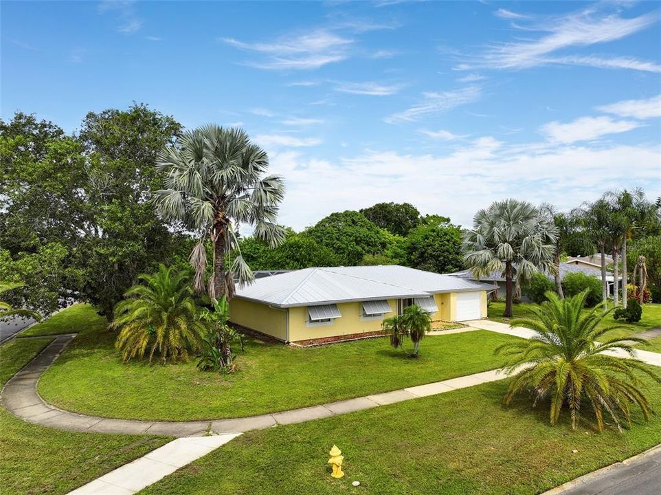 For Sale: $319,500 (3 beds, 2 baths, 1677 Square Feet)