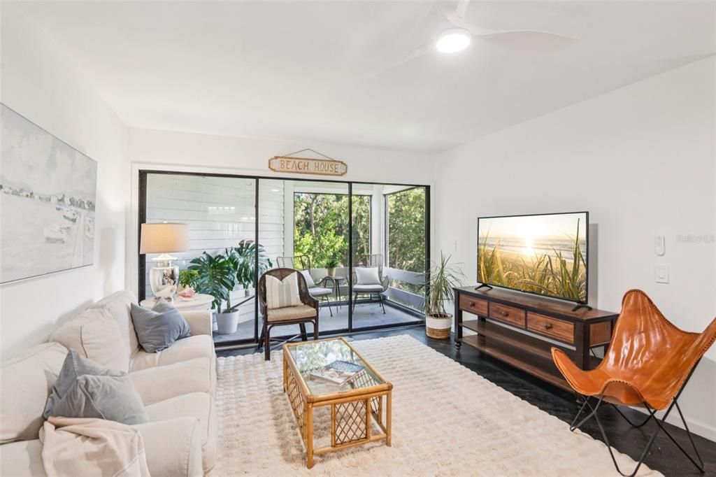 For Sale: $270,000 (2 beds, 2 baths, 1170 Square Feet)