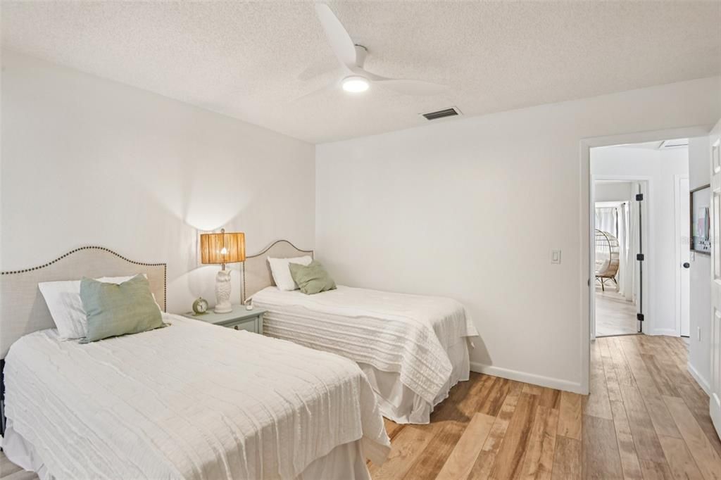 For Sale: $270,000 (2 beds, 2 baths, 1170 Square Feet)