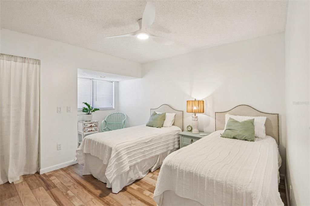 For Sale: $270,000 (2 beds, 2 baths, 1170 Square Feet)