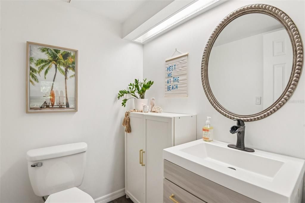 For Sale: $270,000 (2 beds, 2 baths, 1170 Square Feet)