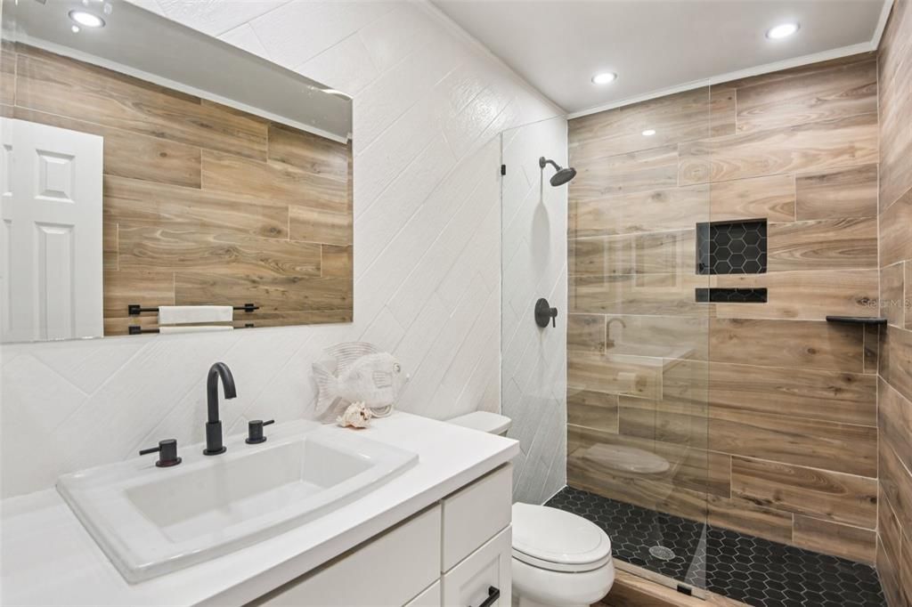 For Sale: $270,000 (2 beds, 2 baths, 1170 Square Feet)