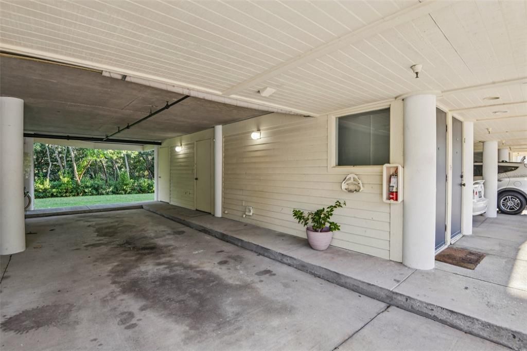 For Sale: $270,000 (2 beds, 2 baths, 1170 Square Feet)