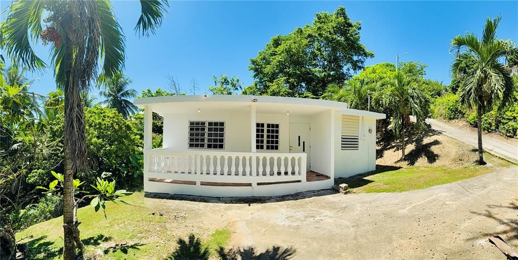 For Sale: $267,000 (3 beds, 2 baths, 797 Square Feet)